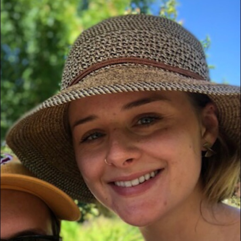 Meet your Posher, Camille